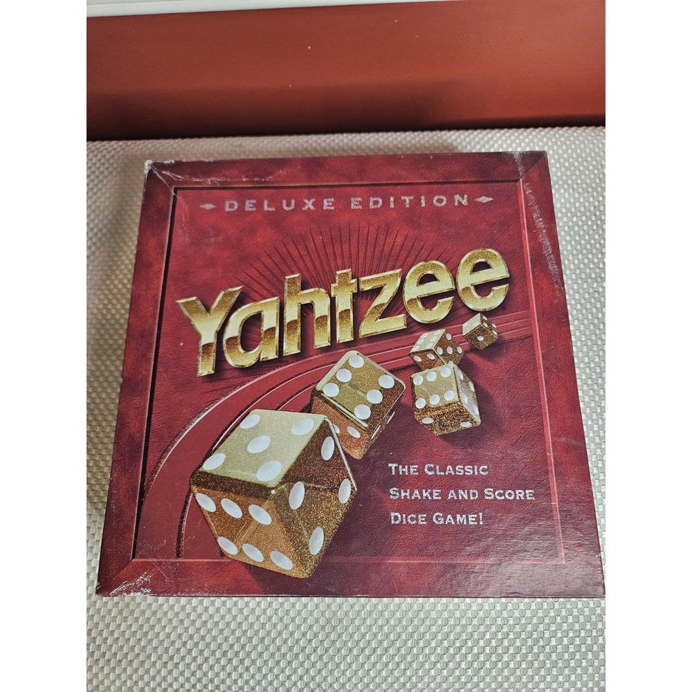 Vintage 1997 Yahtzee Deluxe Edition COMPLETE Milton Bradley Gold Glitter Dice